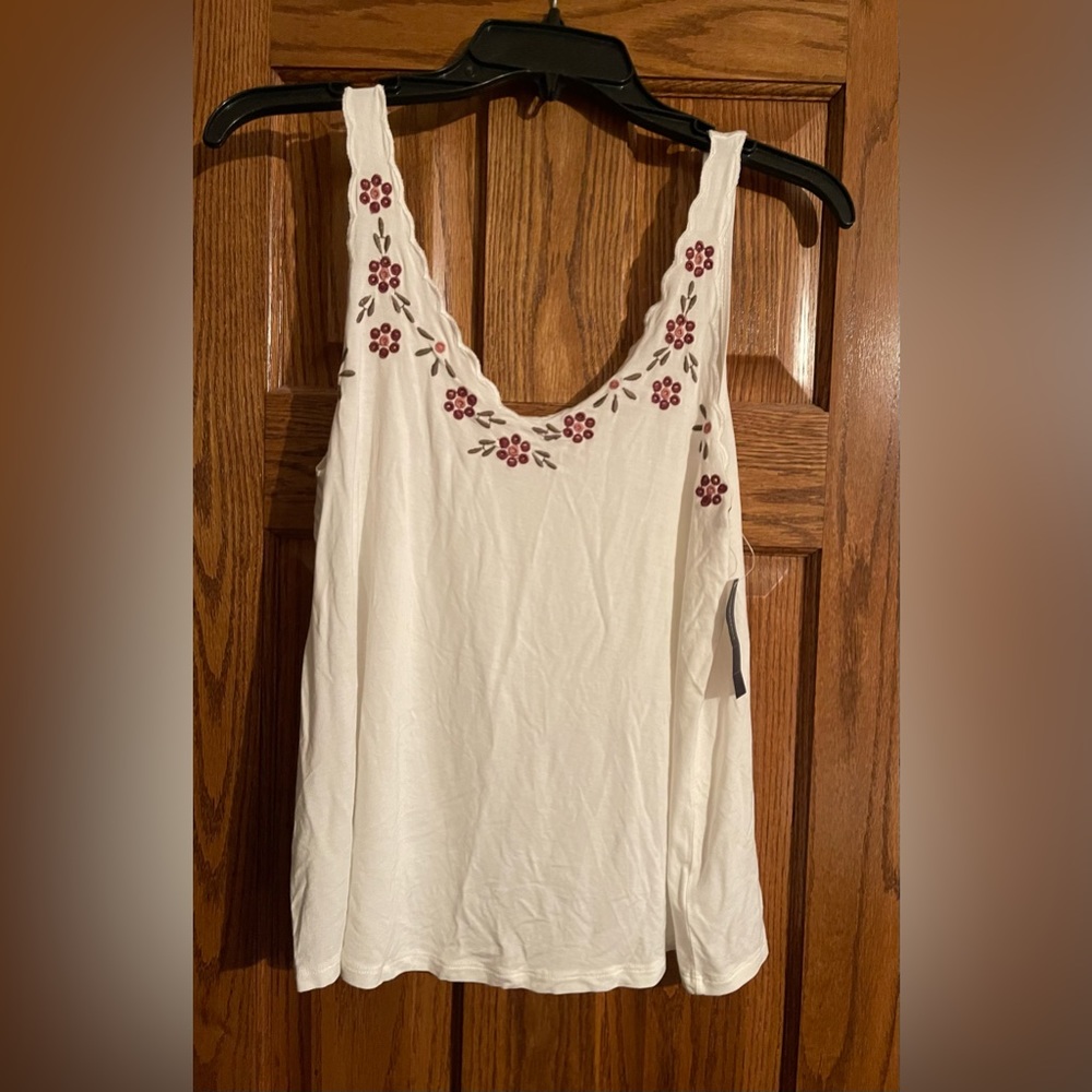 American Eagle Outfitters White Tank Top with Maroon Floral Embroidery